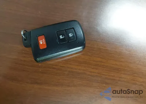 2017 Toyota Prius V Five z USA, uszkodzony, nr VIN JTDZN3EU8HJ062810